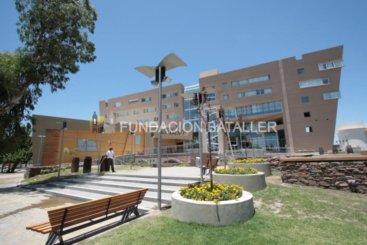 14 de noviembre. En 2008 se realizó la apertura del Hotel Del Bono Park Casino & Spa